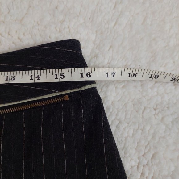 Pencil pinstripe skirt with pockets and chain details *repaired damage* - Picture 4 of 8